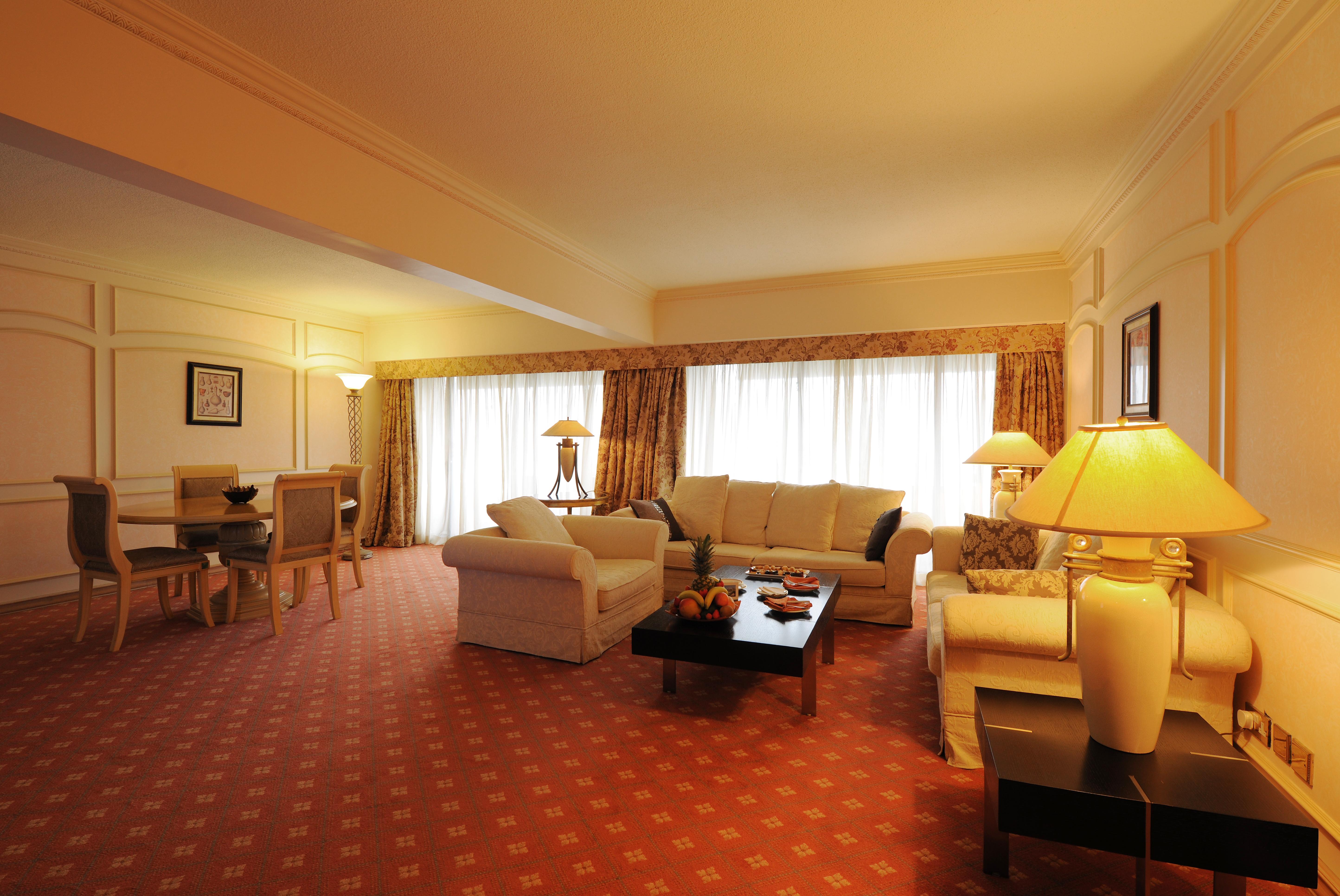 Intercontinental Muscat By Ihg Hotel Bagian luar foto A suite at the hotel