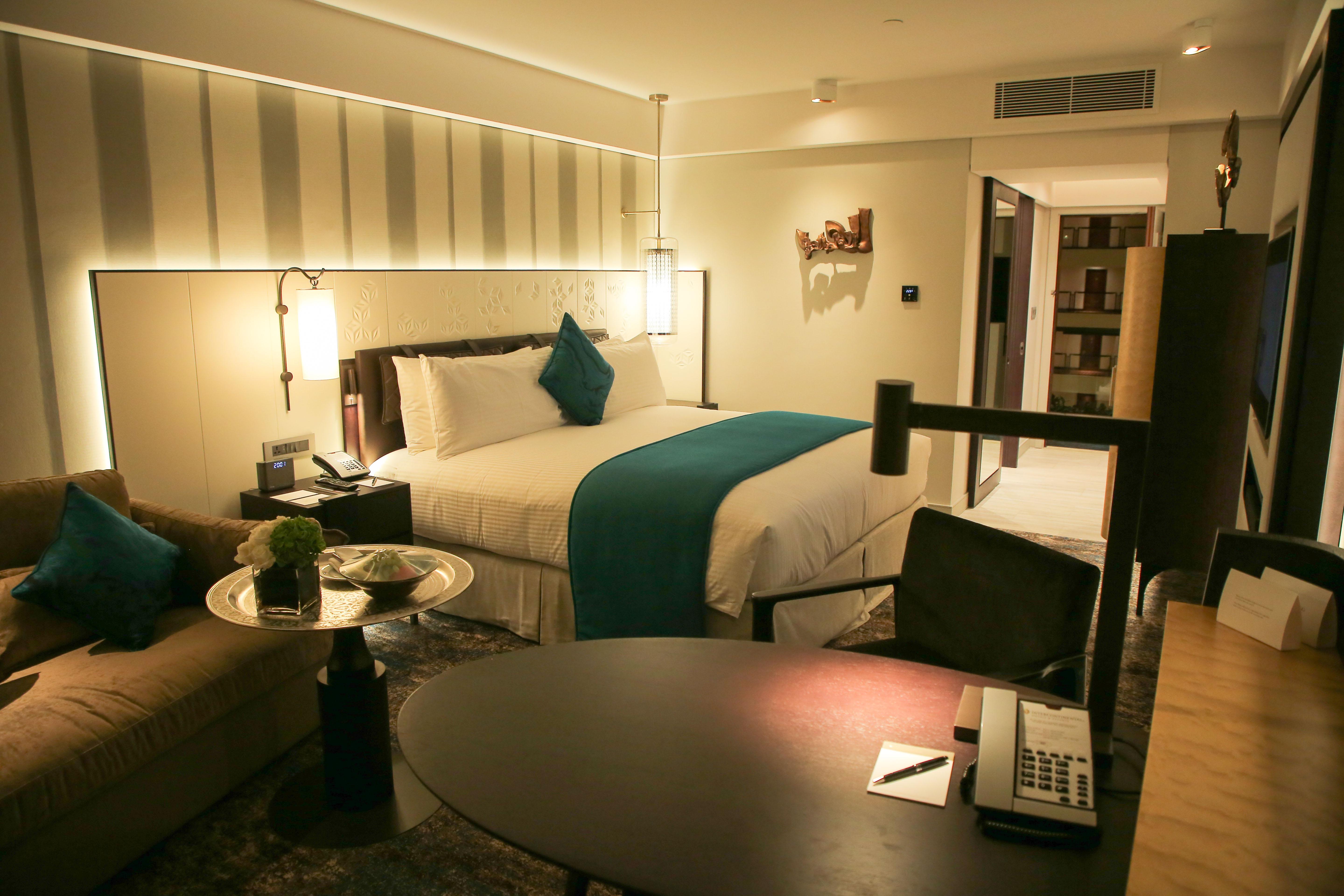 Intercontinental Muscat By Ihg Hotel Bagian luar foto A room at the hotel
