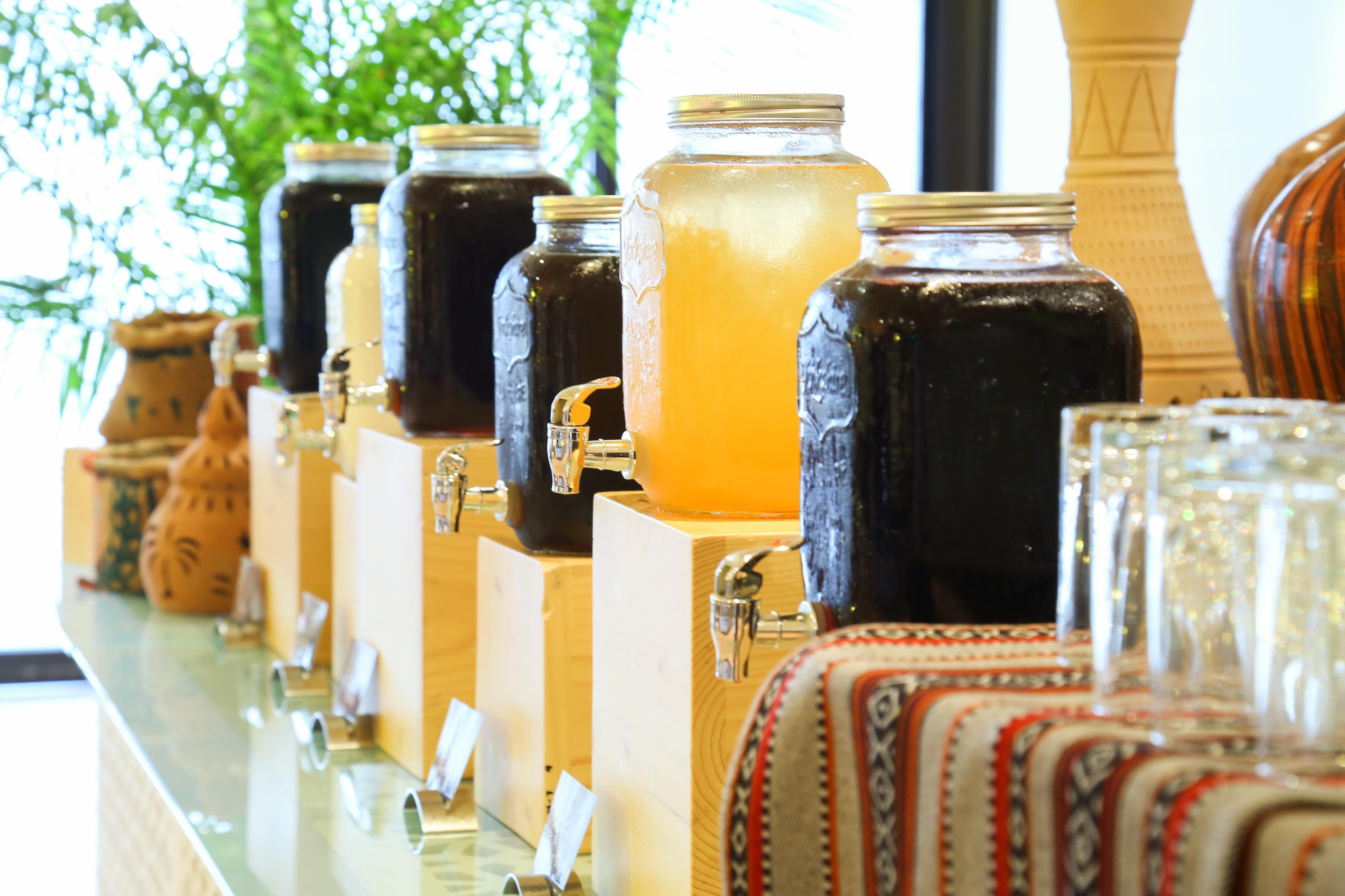 Intercontinental Muscat By Ihg Hotel Bagian luar foto A selection of teas at a buffet