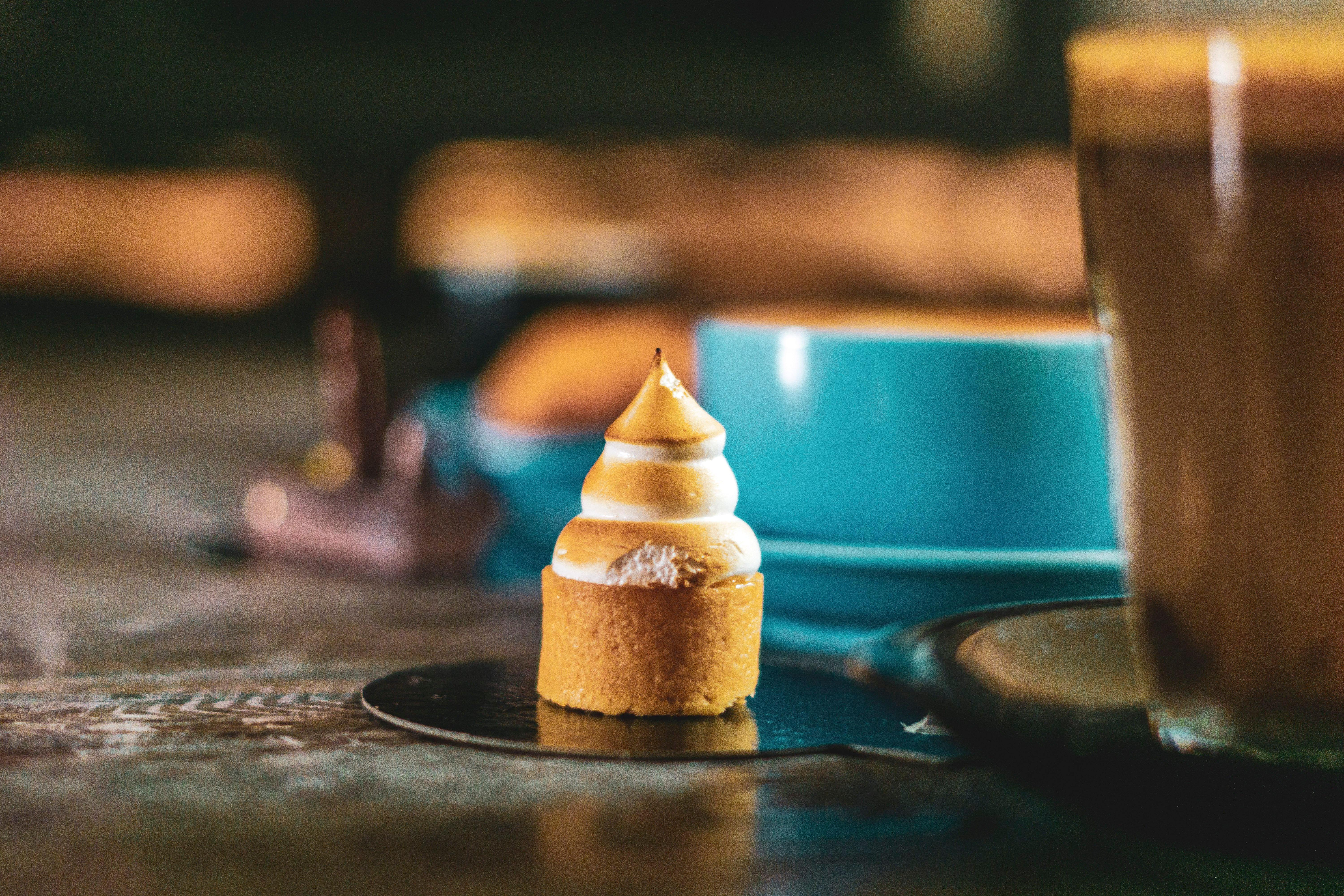 Intercontinental Muscat By Ihg Hotel Bagian luar foto A small cake