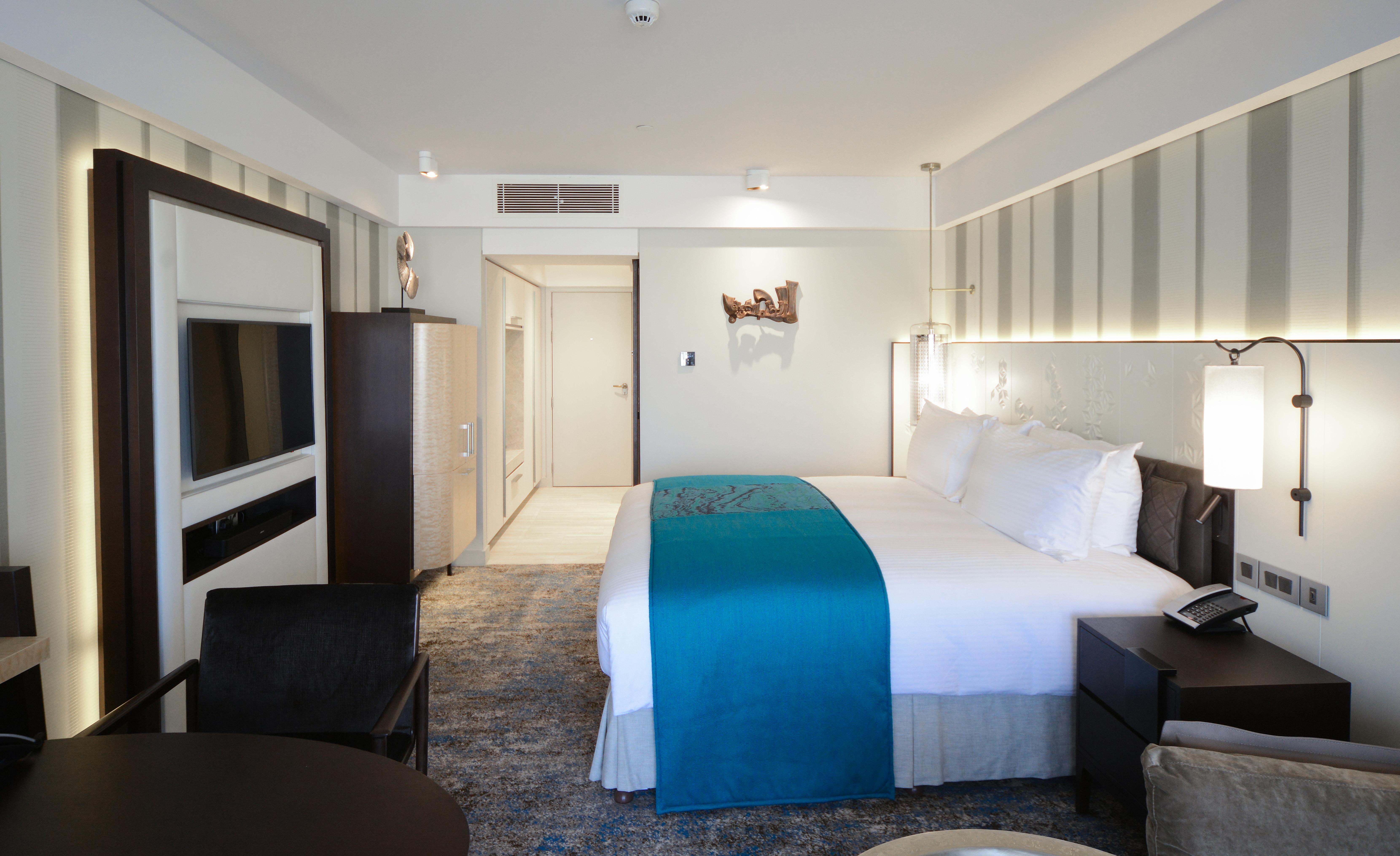 Intercontinental Muscat By Ihg Hotel Bagian luar foto A room on board