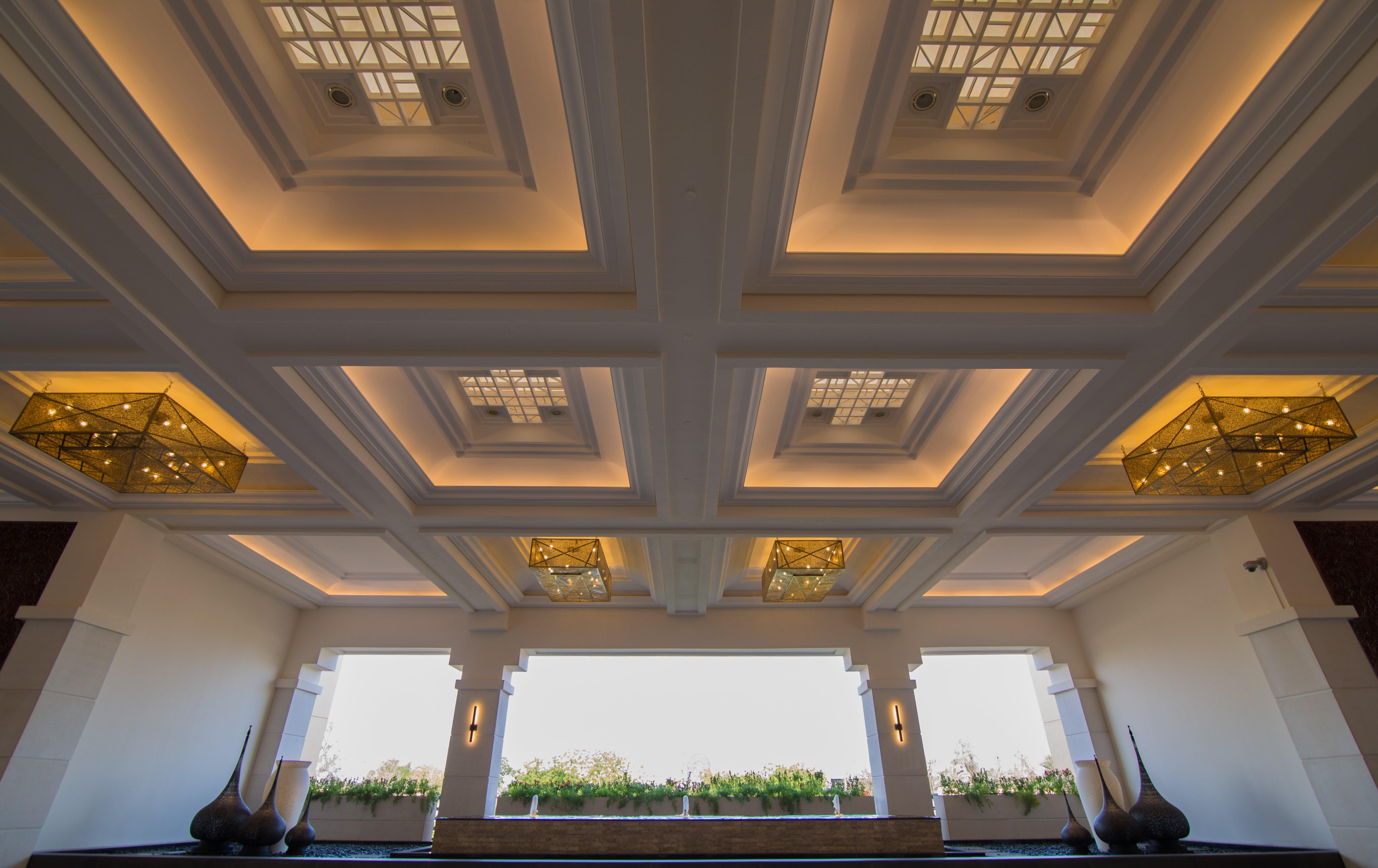 Intercontinental Muscat By Ihg Hotel Bagian luar foto The ceiling of the lobby