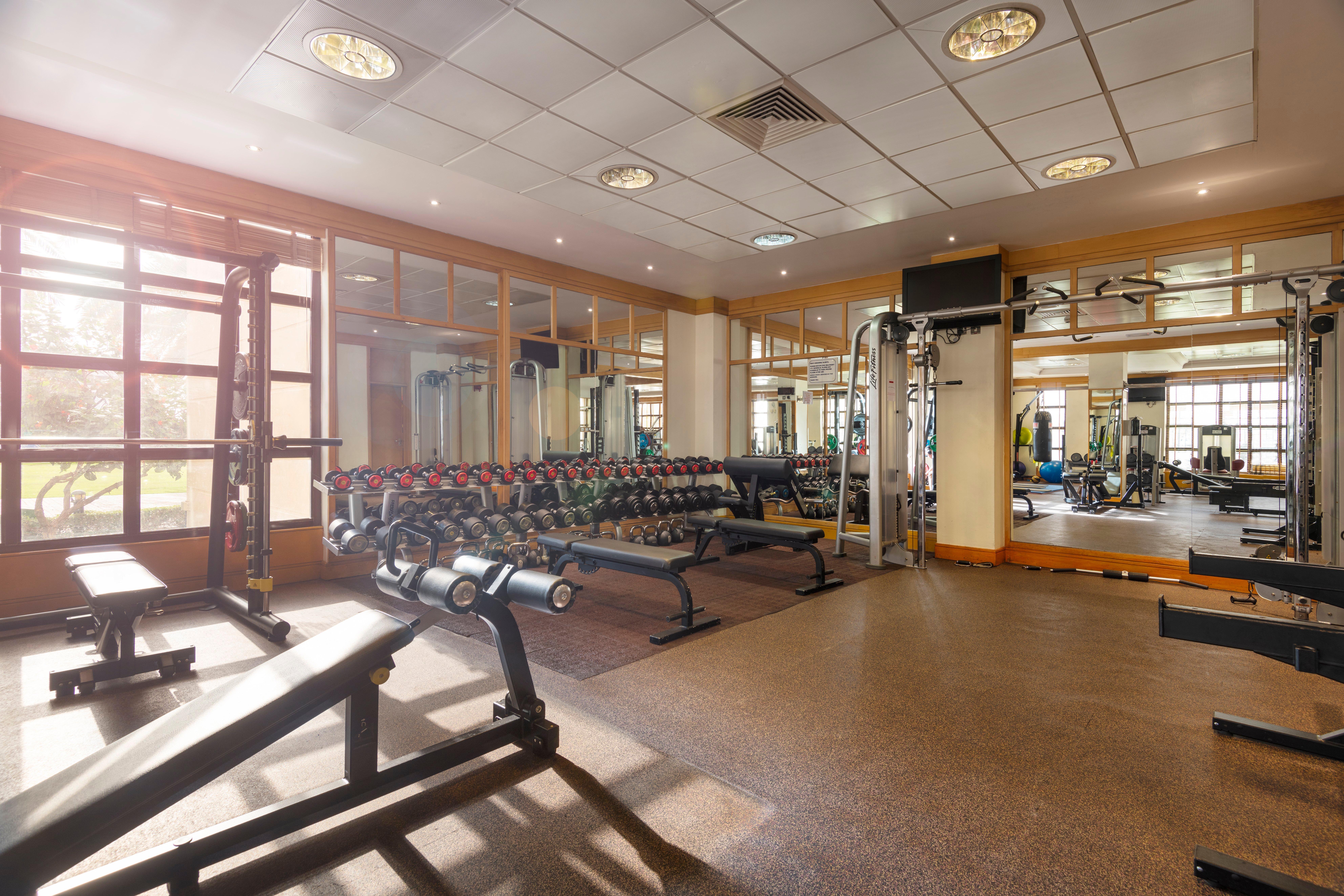Intercontinental Muscat By Ihg Hotel Bagian luar foto The Fitness Centre