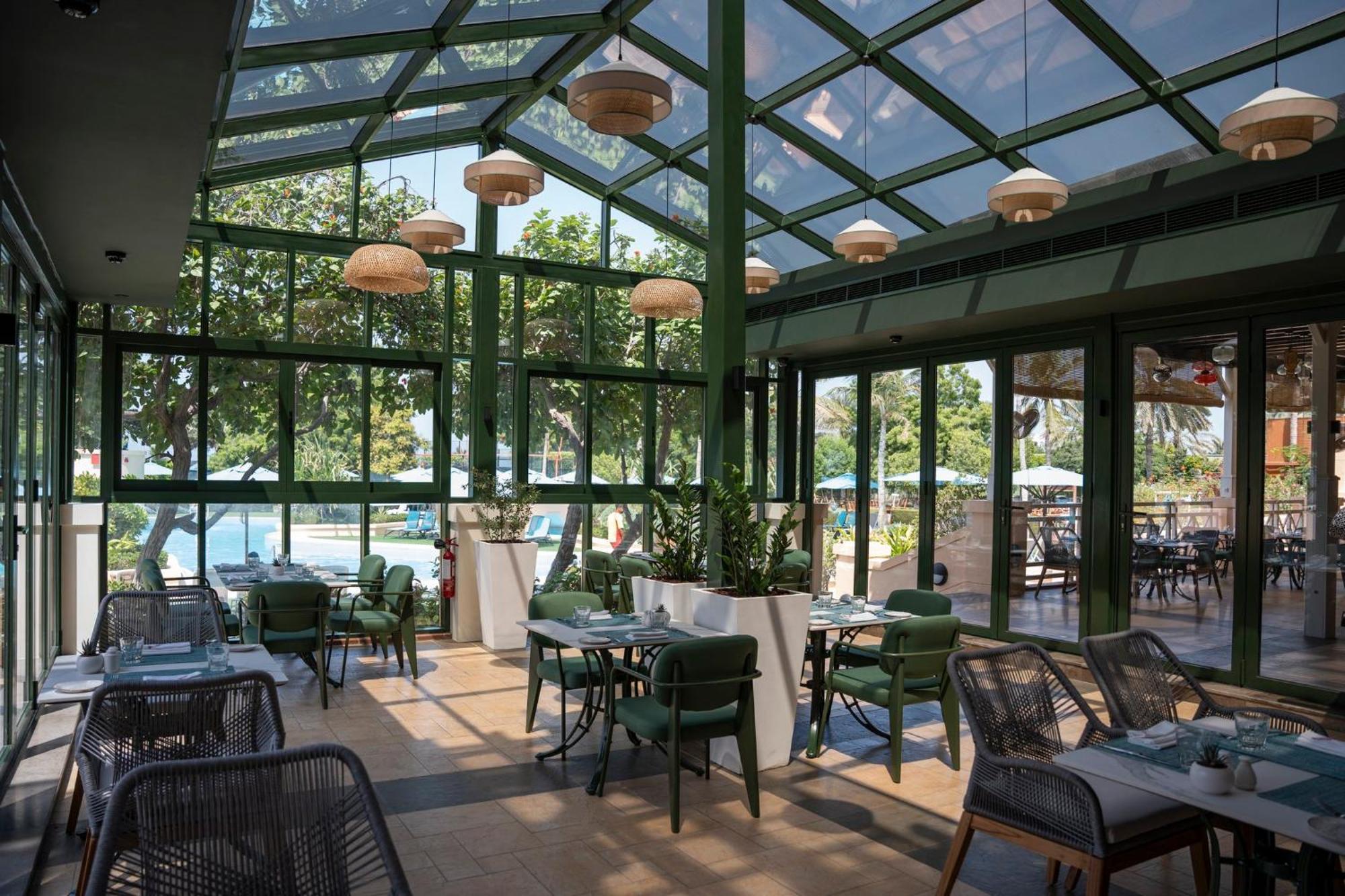 Intercontinental Muscat By Ihg Hotel Bagian luar foto Restaurant