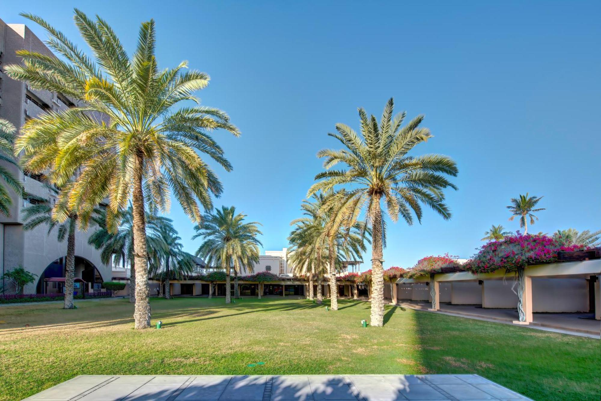 Intercontinental Muscat By Ihg Hotel Bagian luar foto The campus of the University of Haifa