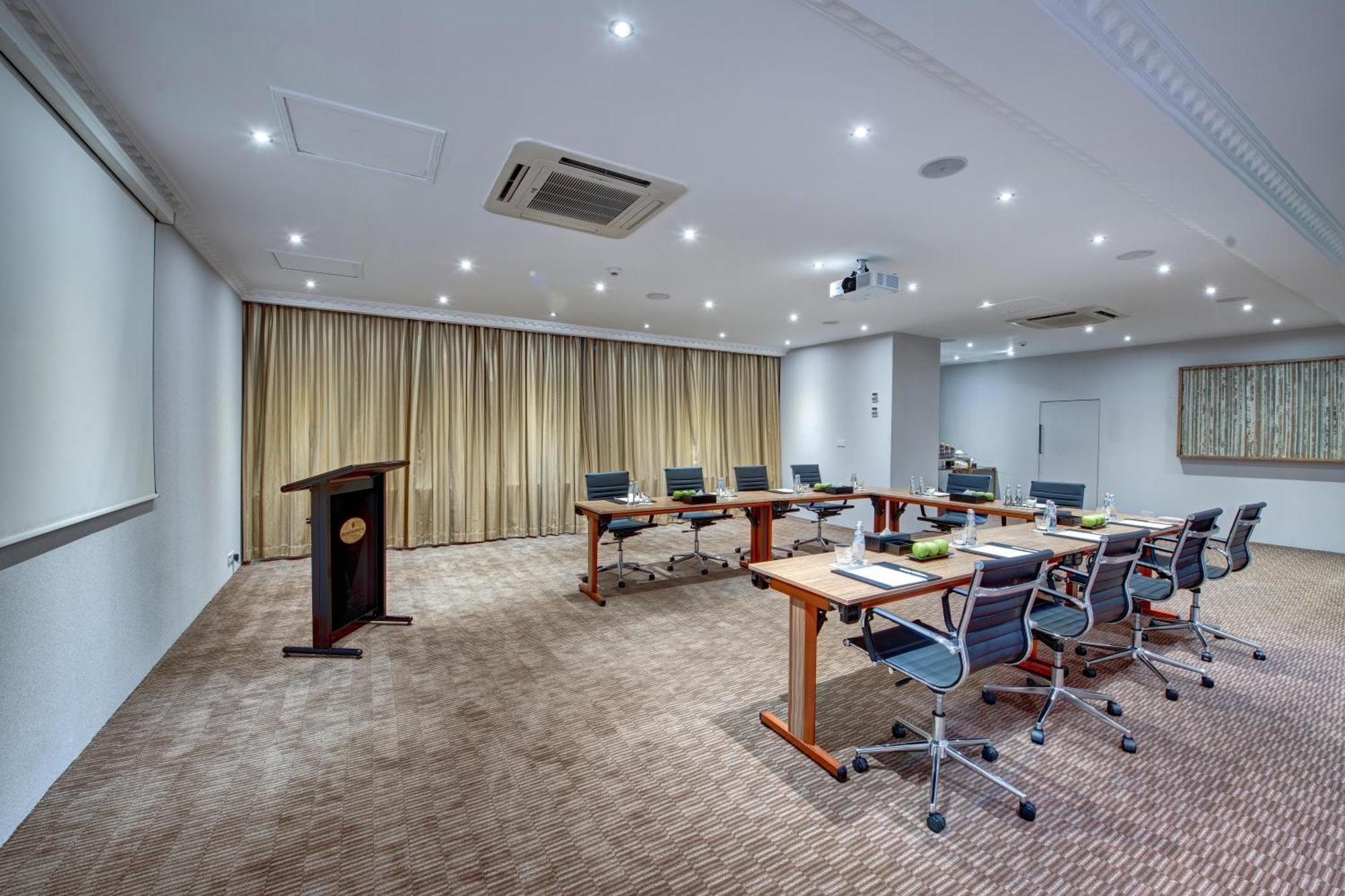 Intercontinental Muscat By Ihg Hotel Bagian luar foto Meeting room